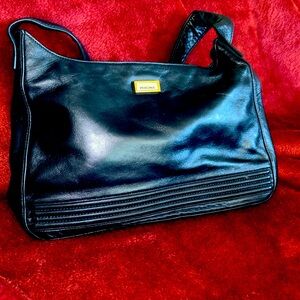 Perlina navy  leather handbag wonderful bag in pristine condition. 12“x8”x3”